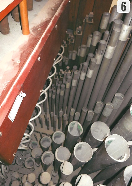 Swell pipework, including box for pipes available on the pedals.